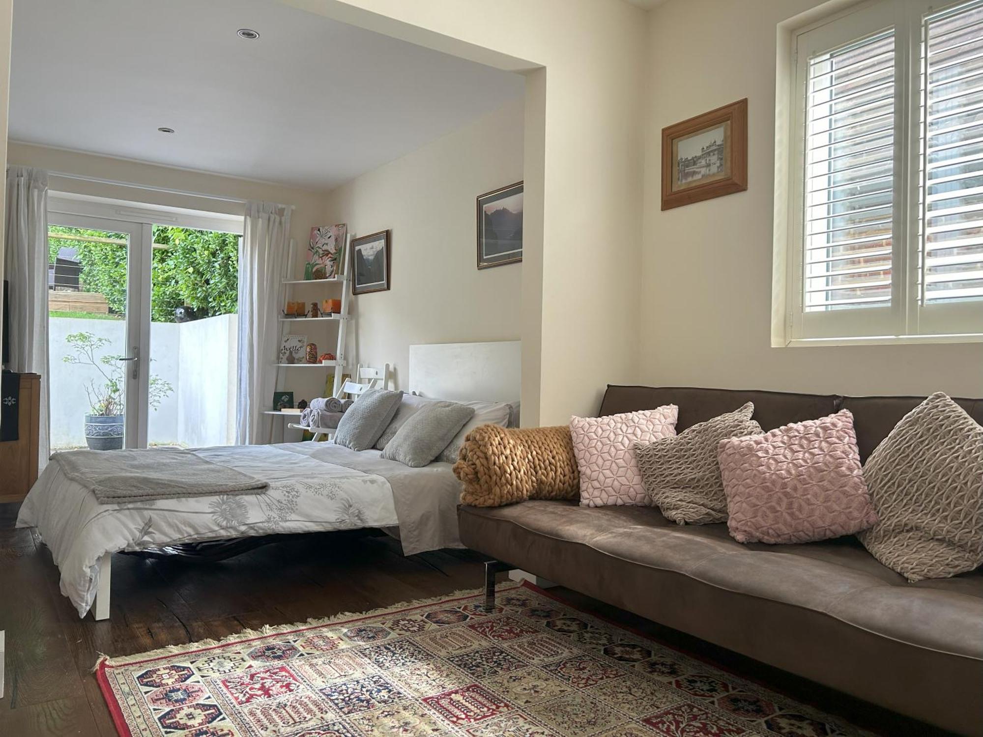 Sanctuary By The Sea With Large Room Including Lounge, Bathroom, Direct Garden Access & Free Parking Μπράιτον Εξωτερικό φωτογραφία